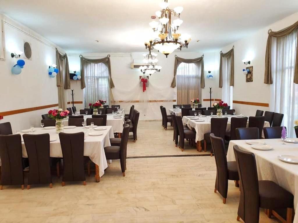 Hotel Marion Dumbraveni  Bagian luar foto