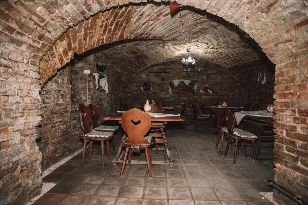 Hotel Marion Dumbraveni  Bagian luar foto
