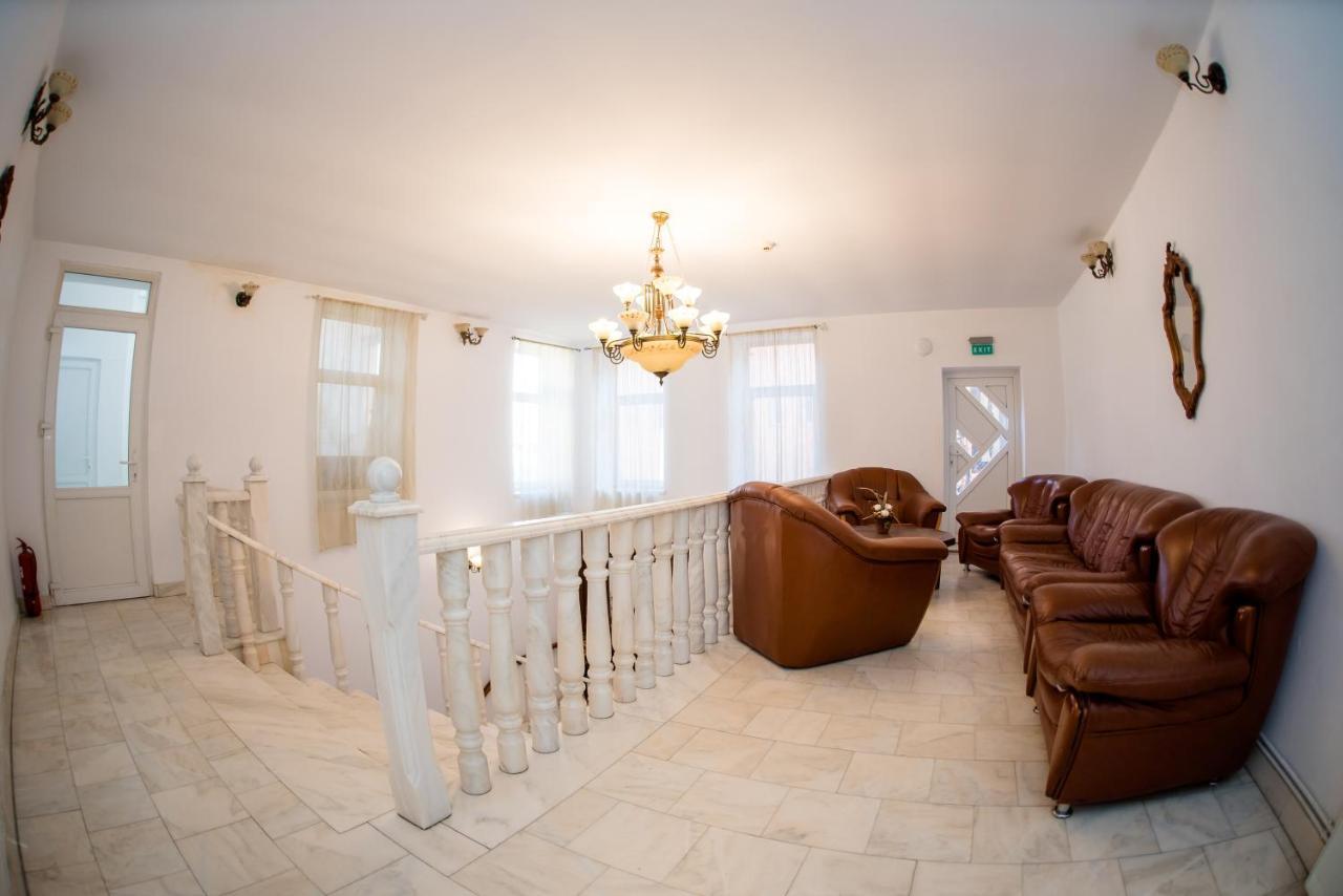 Hotel Marion Dumbraveni  Bagian luar foto