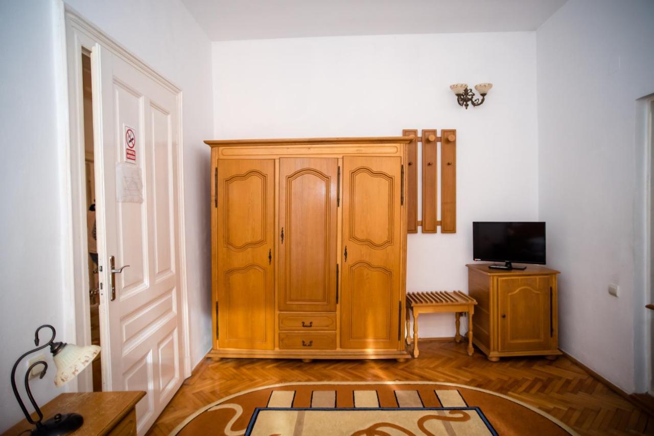 Hotel Marion Dumbraveni  Bagian luar foto