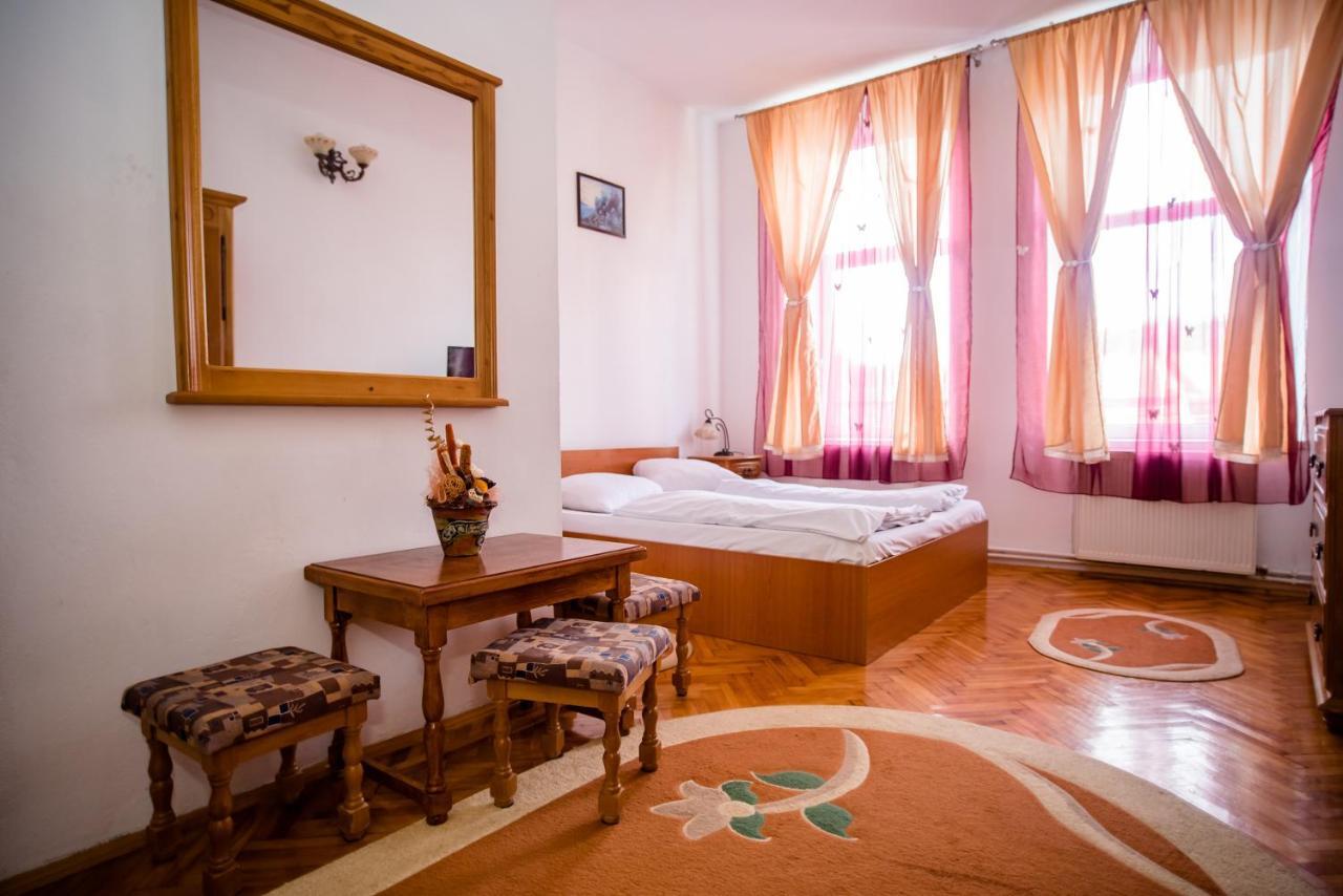 Hotel Marion Dumbraveni  Bagian luar foto
