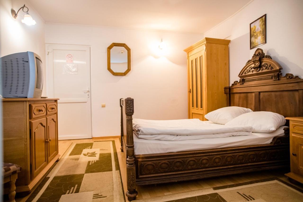 Hotel Marion Dumbraveni  Bagian luar foto