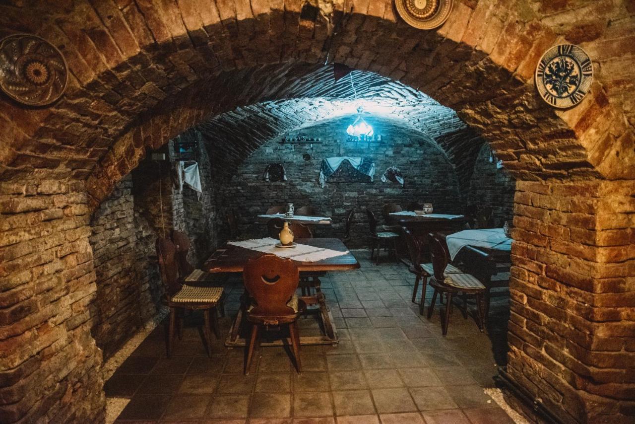 Hotel Marion Dumbraveni  Bagian luar foto