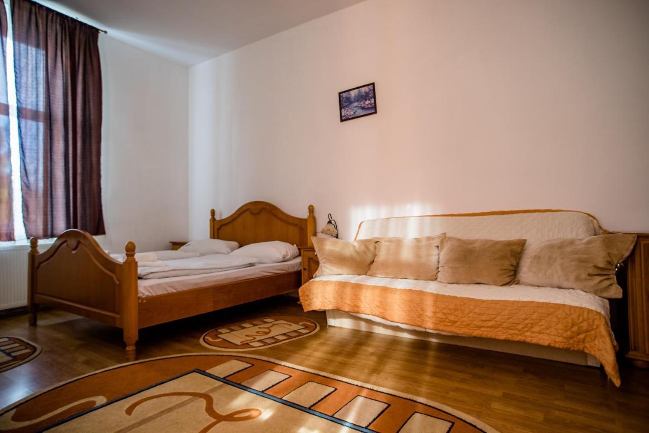 Hotel Marion Dumbraveni  Bagian luar foto