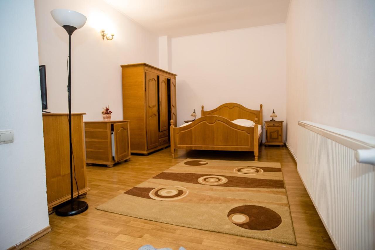 Hotel Marion Dumbraveni  Bagian luar foto