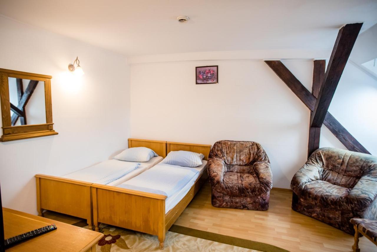 Hotel Marion Dumbraveni  Bagian luar foto