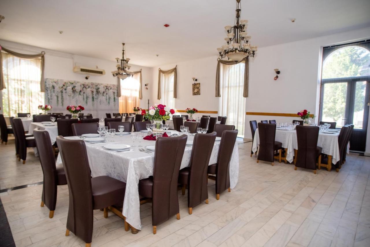 Hotel Marion Dumbraveni  Bagian luar foto