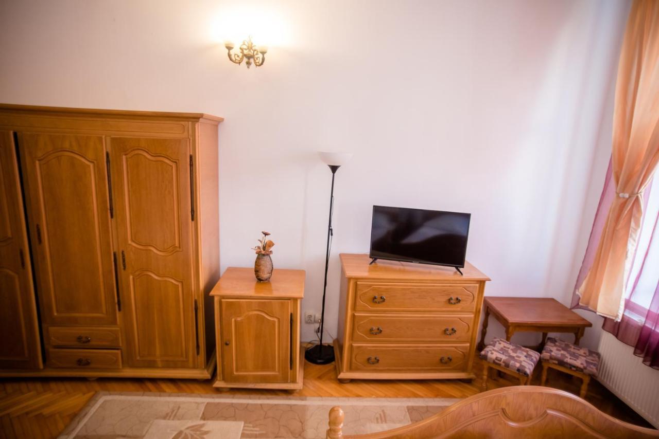 Hotel Marion Dumbraveni  Bagian luar foto