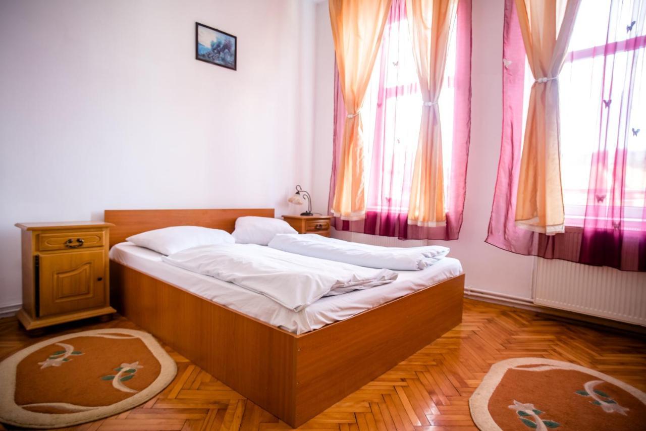 Hotel Marion Dumbraveni  Bagian luar foto