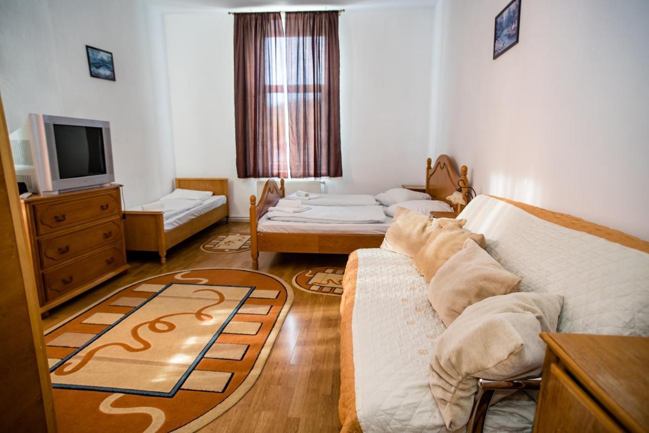 Hotel Marion Dumbraveni  Bagian luar foto