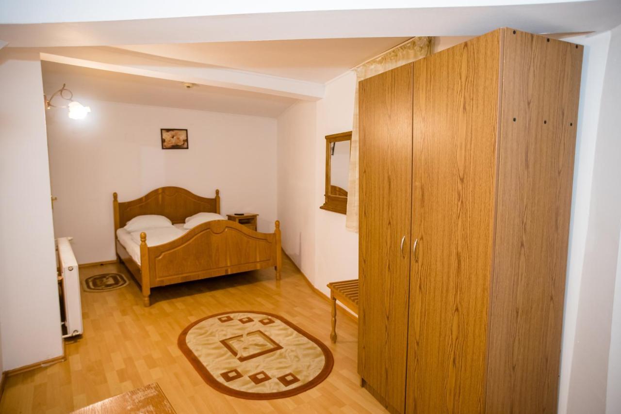 Hotel Marion Dumbraveni  Bagian luar foto