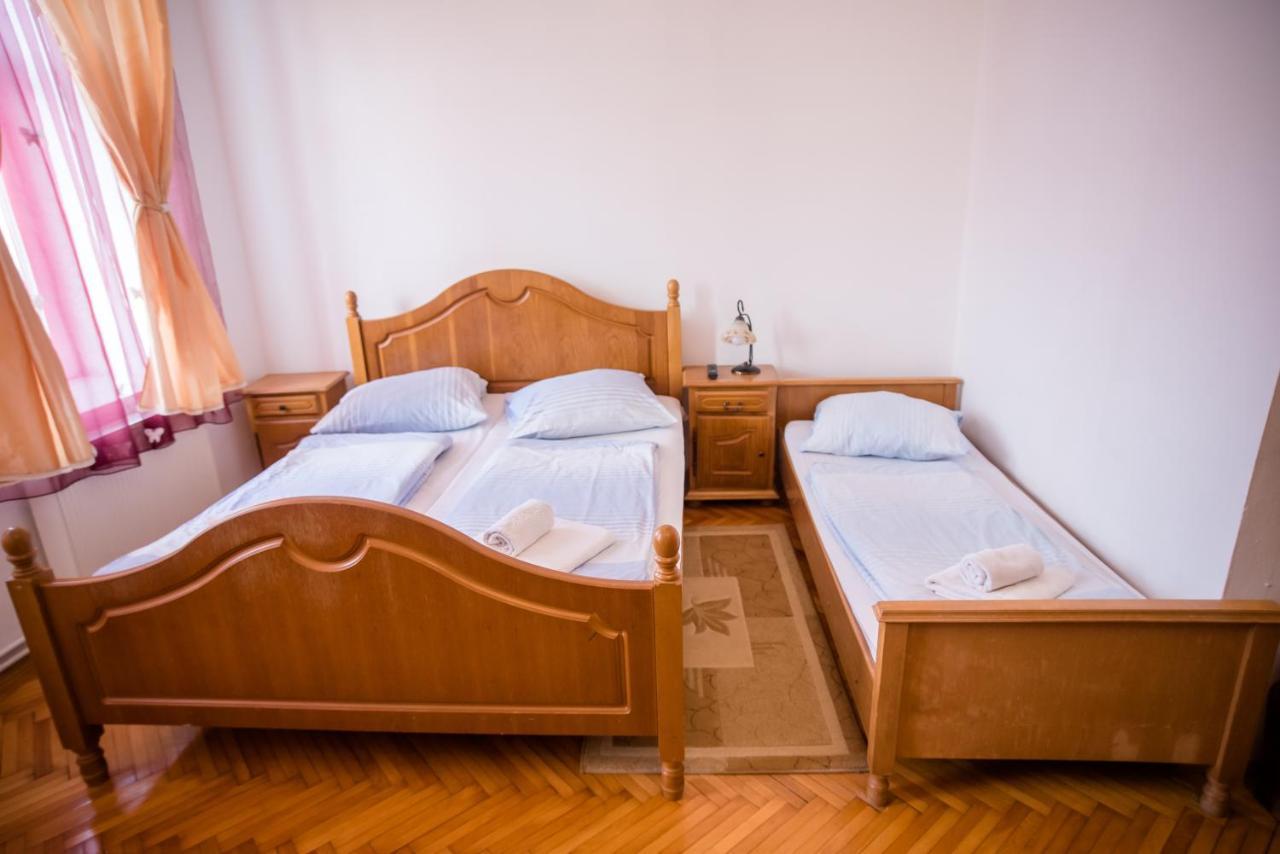Hotel Marion Dumbraveni  Bagian luar foto