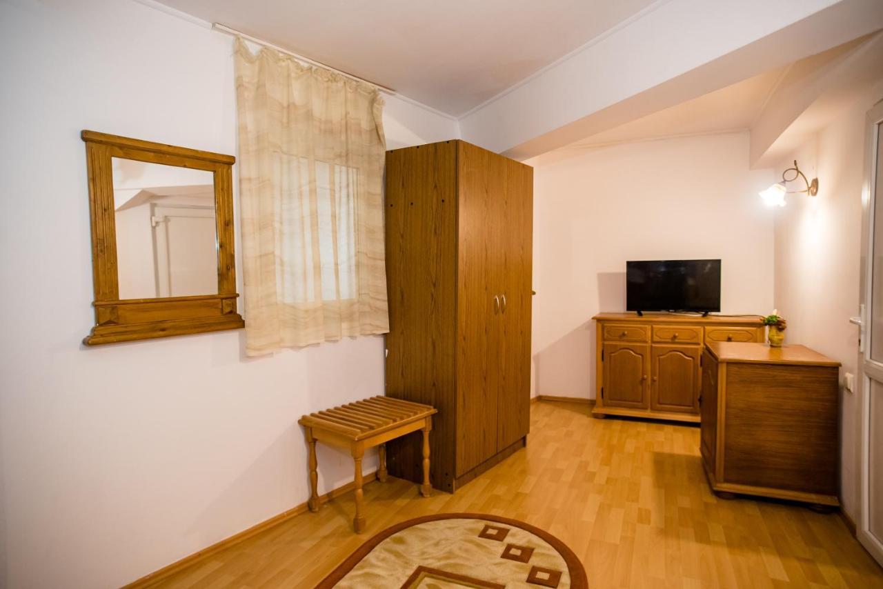 Hotel Marion Dumbraveni  Bagian luar foto