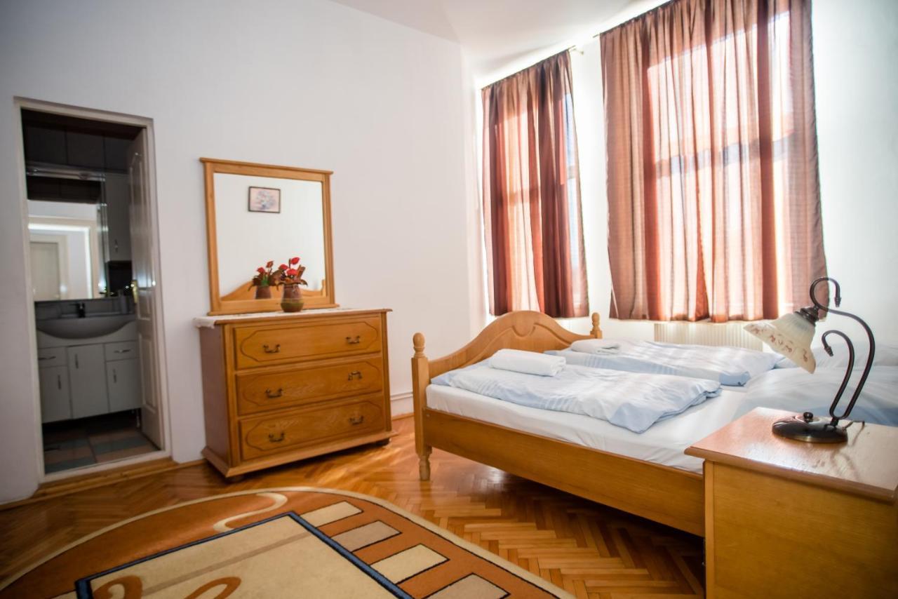 Hotel Marion Dumbraveni  Bagian luar foto